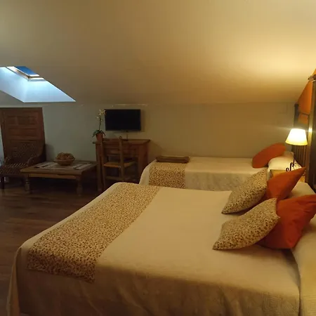 Konukevi La Cerca 3*